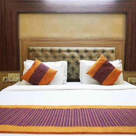 Hotel Classic นิวเดลี ภายนอก รูปภาพ