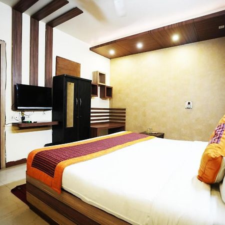 Hotel Classic นิวเดลี ภายนอก รูปภาพ