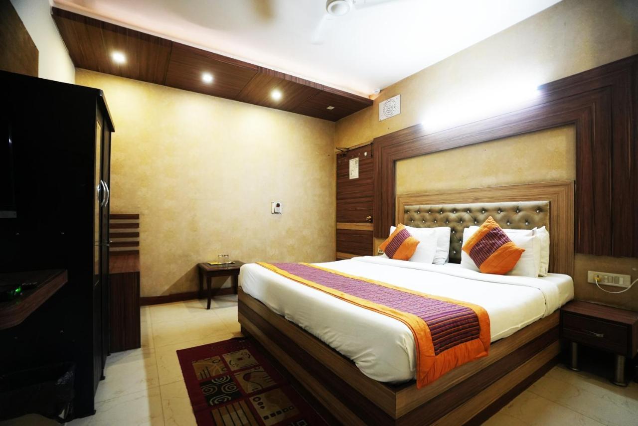 Hotel Classic นิวเดลี ภายนอก รูปภาพ