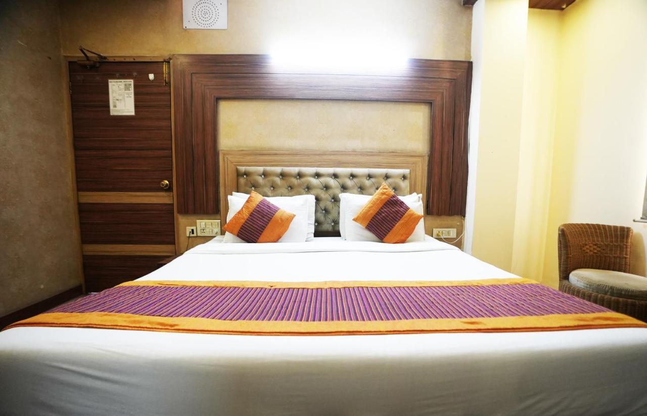 Hotel Classic นิวเดลี ภายนอก รูปภาพ